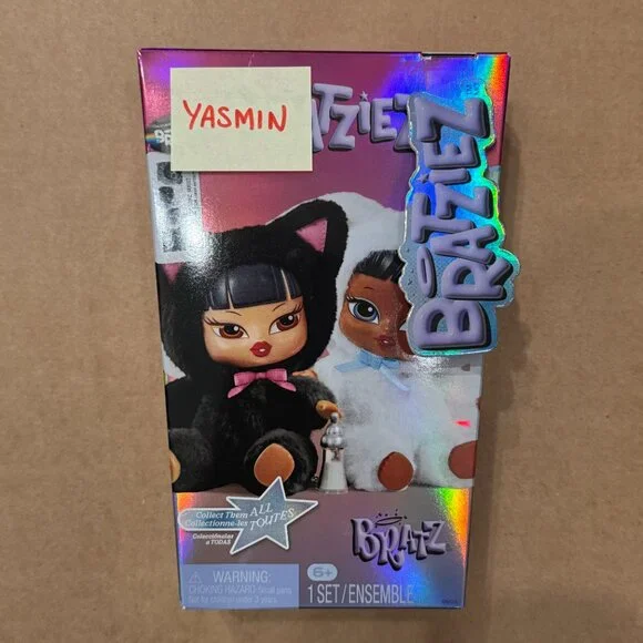 *CONFIRMED YASMIN* Bratz Bratziez Iconz Seriez Plush Keychain Blind Box - Picture 2 of 7